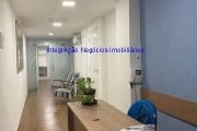 Conjunto Comercial 230m², 05 banheiros e 03 vagas na garagem.    Condomínio com recepção e segurança 24hrs.  Excelente localização.