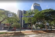 Conjunto Comercial 245m², 03 banheiros, 01 copa e 05 vagas na garagem.    Condomínio com recepção e segurança 24hrs.  Excelente localização.