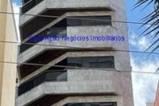 Apartamento 170m², 04 dormitórios (sendo 03 suítes), 05 banheiros e 02 vagas na garagem.    Condomínio com portaria e segurança 24hrs, piscina.