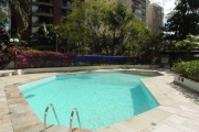 Apartamento 272m², 05 dormitórios (sendo 03 suítes), 05 banheiros e 03 vagas na garagem.   Condomínio com portaria24hrs, piscina, piscina aquecida,