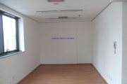 Conjunto Comercial 35m², 02 banheiros e 01 vaga na garagem.   Condomínio com recepção e segurança 24hrs.  Excelente localização