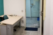 Conjunto Comercial 53m², 02 banheiros e 01 vaga na garagem.  Condomínio com portaria e segurança 24hrs.  Excelente localização á 4 minutos andando par