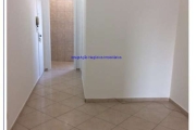 Apartamento 45m², 01 dormitório e 01 banheiro.   Condomínio com portaria e segurança 24hrs.  Excelente localização á 9 minutos andando para a estação