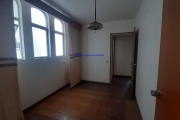 Apartamento 260m², 03 dormitórios (sendo 02 suítes), 03 banheiros e 02 vagas na garagem.  Condomínio com portaria e segurança 24hrs.