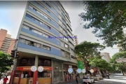 Apartamento 117m², 02 dormitórios e 02 banheiros.  Condomínio com portaria e segurança 24hrs.  Excelente localização á 2 minutos andando para a estaçã