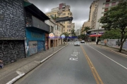 Loja 230m², dividia atualmente em loja e mais mezanino e mais 02 banheiros.  Excelente localização á 6 minutos andando para a estação do metrô