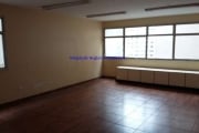 Sala 42m², 01 banheiro e 01 vaga na garagem.  Condomínio com recepção.  Excelente localização á 5 minutos andando para a estação do metrô Brigadeiro;