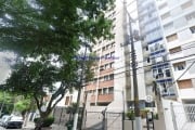 Apartamento 90m², 03 dormitórios e 02 banheiros,  Condomínio com segurança.  Excelente localização entre as Ruas Tibaia, Cardoso de Almeida