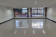 Sala Comercial 180m²,  03 banheiros. Excelente localização,  a três quadras da estação de Metrô República - Linha Vermelha/Amarela.