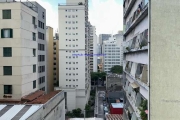 Apartamento Studio 32m², 01 dormitório e 01 banheiro.  Condomínio com segurança e portaria.  Excelente localização