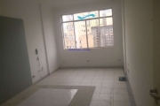 Apartamento 45m², 01 sala, 01 banheiro.  Condomínio com segurança.  Excelente localização á 2 minutos andando para a estação do metrô Anhangabaú