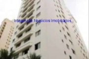 Apartamento 50m² MOBILIADO, 01 dormitórios, 01 banheiro e 01 vaga de garagem.  Condomínio com portaria, segurança, piscina e academia.  Excelente l