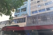 Apartamento 45m², 01 dormitórios e 01 banheiro.   Condomínio com portaria.  Excelente localização á 8 minutos andando para a estação do metrô