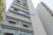 Apartamento 193m², 03 dormitórios (sendo 02 suítes), 3 banheiro, 1 vaga de garagem.  Condomínio com portaria e segurança.  Excelente localização