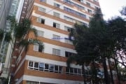 Apartamento 100m², 02 dormitórios (sendo 01 suíte), 02 banheiros e 02 vagas de garagem.  Condomínio com portaria, salão de festa, academia