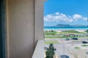 Apartamento com 3 dormitórios à venda, 2014 m² por R$ 1.100.000,00 - Praia do Forte - Cabo Frio/RJ