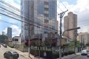 Conquiste o espaço ideal para seus negócios com esta sala comercial de 34m² para aluguel em Santana, São Paulo. Localizada na Rua Doutor César, conta com 1 banheiro, 2 para visitantes, garagem, segura