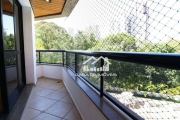 Vende excelente apartamento com 220m², 3 suítes, varanda com churrasqueira e 4 vagas no Morumbi.