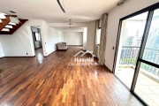 Vende apartamento duplex de 216m², com 4 dormitórios, sendo 2 suítes, 6 vagas, varanda com vista na Vila Andrade