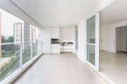 Vende apartamento com 213m², 3 suítes, com lazer clube, no Panamby.