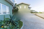 Casa à venda em Praia Mole com 137 m², 3 quartos,