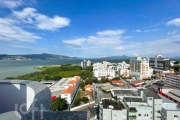 Apartamento à venda em Coqueiros com 244 m², 3 qua