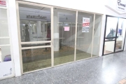 Oportunidade Exclusiva: Sala Comercial em Condomínio com Ampla Vitrine no Edifício Comercial Shopping Calçadão