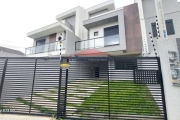 Imperdível Sobrado à Venda em Curitiba-PR, Bairro Uberaba: 3 Quartos, 1 Suíte, 1 Sala, 3 Banheiros, 2 Vagas, 144m².