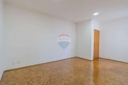 REMAX VENDE apartamento 2 quartos, 2 banheiros, 1 vaga coberta, sala 2 ambientes, 3º andar - Botafogo