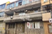 Apartamento a venda , bem localizado, 1 dorm, com pátio.