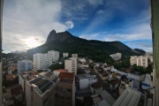 Excelente apartamento com 01 quarto, dependência completa e vaga de garagem no Humaitá - Rio de janeiro/RJ.