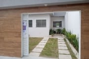 excelente casa três quartos, sendo uma suíte e closet, dois ambientes(estar e jantar), escritório,  banheiro social , área externa, lavanderia coberta,  garagem para dois carros e mais uma vaga extern