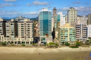 Frente Mar | Excelente Apartamento Novo | 4 Suítes sendo 1 Suíte Master, 3 vagas de Garagem na Meia Praia em Itapema/SC - Imobiliária África