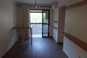 Apartamento com 55m², com 1 quarto,sala com varanda a uma quadra da praia, prédio com piscina