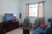 Apartamento com 2 quartos, 2 banheiros, 1 vaga. Próximo a praia