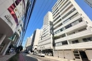 Apartamento de 2 dormitórios de frente para Av. Brasil em Bal. Camboriu