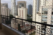 Apartamento alto padrão na Vila Mariana. 3 Suítes e 3 vagas, semi-novo.