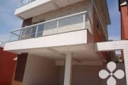 Sobrado com 3 dormitórios à venda, 92 m² por R$ 375.000,00 - Catiapoã - São Vicente/SP