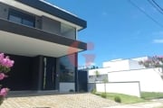 Sobrado para venda com 4 quartos e 4 vagas de garagem - 258m² no bairro Urbanova