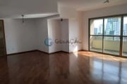 Andar alto, apartamento com 4 dormitórios sendo 1 suite, 2 vagas de garagem.