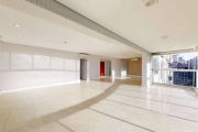 Apartamento em Moema á venda com 2 quartos sendo 2 suites, 6 vagas, 324m²