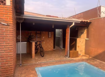 Casa com piscina e churrasqueira no Monte Alegre