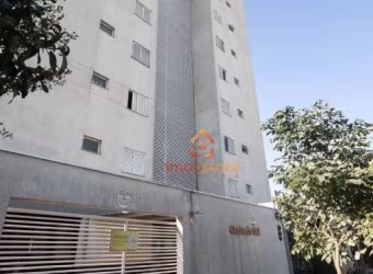 Apartamento com 3 dormitórios para alugar, 60 m² por R$ 3.080,00/mês - Vitória - Londrina/PR