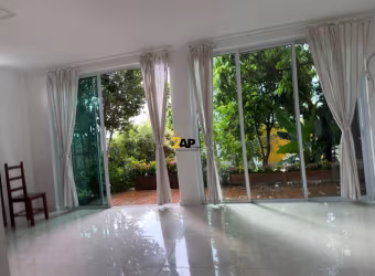 Imperdível casa à venda em São Paulo-SP, Vila das Belezas: 7 quartos, 1 suíte, 3 salas, 3 banheiros, 2 vagas, 340m².