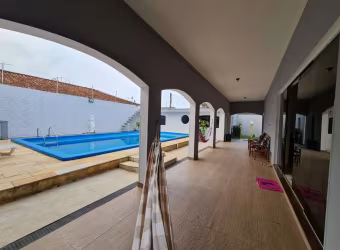 Casa com 2 lotes no Balneário Flórida - 4 suítes, garagem box e muito lazer!