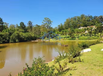 Vende-se Sobrado com 655m2, 05 Dormitórios Alto Padrão, Condomínio Fechado – Estrada Capuava – Embu das Artes – SP