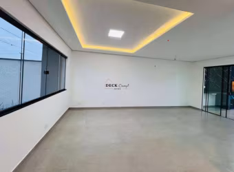 Excelente Casa com 3 suítes com sacadas e 2 vagas de garagem na Praia de leste - PR