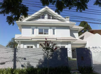BELÍSSIMA CASA NO CASCATINHA. 03 SUÍTES COM VARANDA. TERRAÇO. SISTEMA DE SEGURANÇA.