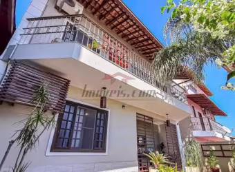 Casa em condomínio fechado com 4 quartos à venda na Estrada do Cafundá, 604, Tanque, Rio de Janeiro, 150 m2 por R$ 670.000