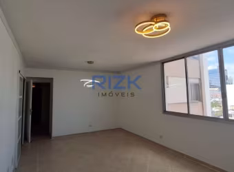 Vende Apartamento com 3 dornitorios  na Aclimação